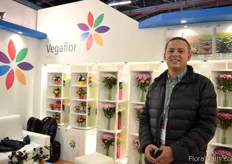 Jaime Andres Valencia TOledo of Grupo Vegaflor. They mainly grow chrysanthemums and some gerberas in a 63 ha sized greenhouse in Colombia. They export to England, France and just started to ship to Russia.