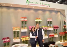 Claudia Garcia Paez and Daniel Alba of Aposentos Flowers . They grow 42 carnation and 30 carnation varieties in a 60 ha sized greenhouse in Colombia. Their main export market is Japan, but they also export to the US, Canada and Europe.