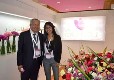 Luis Fernando Burgos Sosa and Ximena Burgos Gantivar of Gambur Flowers. They produce around 30 carnation varieties in a 11 ha sized greenhouse in Colombia. Their main markets are the US and Russia.