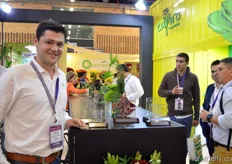 Sergio Arango of Capiro standing with the prices the company won at the show. They grow spray and disbud chrysanthemums in a 78 ha sized greenhouse in Colombia. Their main markets are the UK and Australia. To both countries, the flowers are being shipped by containers.