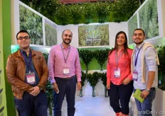 Santiago de Castro, David, Elisabeth and Julian of Santa Susana. They grow ruscus and lily grass in a 20 ha sized greenhouse in Colombia. They export their products to Bogotá and Miami.