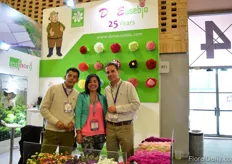 Andres Olier Jauregui, Laura Viviana Varon and Luis Fernando Nieto Muller. The grow greenhalls, carnations and spray carnations in a 25 ha sized greenhouse in Colombia. Their main export markets are US, Japan, UK, Holland, Germany, Poland and Canada.
