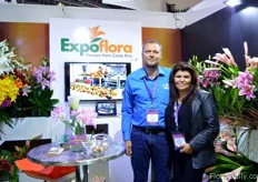 Rene Kuiper and Silvia Vega of Expoflora. They grow lilies on three locations in Costa Rica. They grow lilies in a, in total, 20 ha sized greenhouse. Their main market is the US. According to Kuiper, the dubble flowered lilies are becoming increasingly popular in the US.