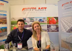 Constaza and Carlos Reategui del Mazo of Hyplast. At the exhibition, they are showing two types of greenhouse plastic. One is UV blocking plastic, used for the cultivation of red roses, and the other is UV open plastic, used for colored and bicolored roses.