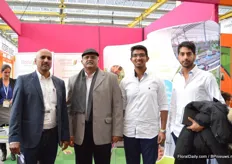 Avanish Mokate of Continental Breeding together with a Indian grower, Mammen Mappillai of Indo Bloom, and his sons, Ameya Karle and Tannir Sinah Bhatti, who are studying at the Wageningen University in the Netherlands.