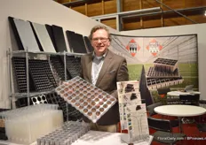 Alfred Boot of HerkuPlast International with the 60 cell orchid tray with danish size (310 x 530 mm.).