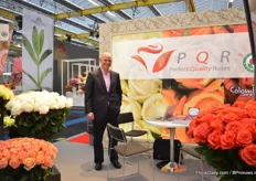 Juan Manuel Gutierrez of PQR. He is at the show to find new European customers. According to him, Europe is a difficult continent to enter as there is a lot of competition from East Africa. “Increasingly more growers are growing flowers on high altitudes. This enables them to producer roses with larger heads, like the one from Colombia.”