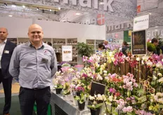Christian Schwartz of Ronbaek. He grows 6, 9 and 12 cm orchids in a 2ha sized greenhouse in Denmark. According to Schwartz, the market for orchids is under pressure at the moment. This is mainly the result of the situation in Russia, which causes a surplus of plants on the European market. The 9 cm is still going well, but is becoming under pressure too.