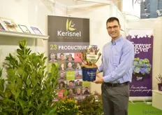 Gaël L'Hour of Kernisel holding the Magical four season hydrangea. Several of Kernisels growers are growing this brand. Kernisel is a French cooperation that consists of 23 outdoor and 11 indoor plant growers.