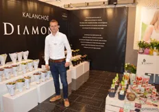 The Kalanchoe Diamond series is new at Slijkerman Kalanchoe. On the picture Frank Dignum.