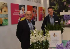 Nico Kortekaas from FloraHolland, together with Tom Scheffers from nursery Zeurniet. The grower was awarded a price for best introduction at the fair by the organisation of the IPM.