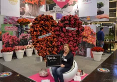 Lisanne Koppe at the booth of begonia breeder Koppe. The Valentino Pink and Cupido Pink are recently introduced novelties.