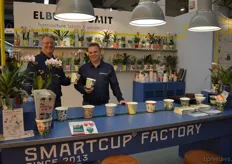 Erwin van der Hoeven and Rick Immerzeel from Elburg Smit. The company can produce the SmartCups at any given moment in any given number.