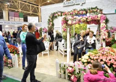 The booth of Ascania Flora attracted the attention of many visitors.