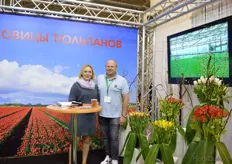 "Olga Pilipenka and Mark van Ruiten of Van Ruiten. Van Ruiten is a large tulip grower in the Netherlands, Around 40 million tulips are being grown from own bulbs. They grow bulbsize 10 and 11. They also have bulbsize 12, but this size is only used for export as it they will produce larger tulips. This year, they became an exporter of bulbs. Van Ruiten wants to put these 12 sized bulbs to White Russia and Ukraine. According to van Ruiten, the demand for roses decreases and for tulips and other flowersbulbs increases. "For this reason we entered this market. As we are growers too, we cannot only give advise regarding varieties, but also about the cultivation of this flower. At the show, we received a lot of questions and we are pleased with the amount and quality of visitors. This gives us hope", syas Van Ruiten."
