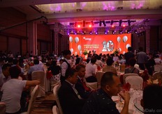 The dinner area is crowded with all the relations of Anthura.