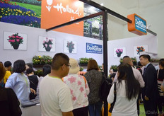 The crowed booth of Royal DeRuiter.