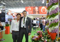 Savio Ma Ma Sipei and Eelco van Iperen from Dümmen Orange. It is the first time that Dümmen Orange is exhibiting at the Hortiflorexpo IPM as Dümmen Orange. According to van Iperen, Quality becomes increasingly important and the demand for kalanchoe and pot chrysanthemums is increasing.