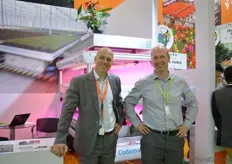 Michael Ploeg from Codema systems group) and Eelco Wolthuizen Formflex/ METAZET. For about 6 yeas, Codama is supplying the Chinese growers, with logistic systems, management and control software. Regarding their supplies, Ploeg sees a shitft towards vegetable growers. The supply increasingly more vegetable growers as the food safety becomes an increasingly important topic in China.