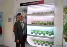 Jan Dijkman from Philips in front of the new GreenPower tissue culture module. This new generation is especially produced for the Chinese market and saves 40 percent more energy compared to conventional lightning. More on this later on FloralDaily.com