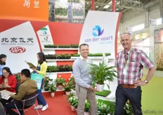 Leo Wim de Kroon from Ornamentex and Olaf van der Voort from van der Voort young plants. Ornamentex exports the young plants of Van der Voort to Beijing Apsaras; an importer and producer of cuttings. Van der Voort started to supply the Chinese market with spathiphyllum cuttings about 7 years ago and over the last three years, the demand for quality material increased.