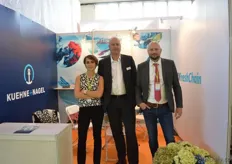 Natasha Solano, Jur de Graaf and Marco Claassen from Kuehne Nagel. This is the first time they are exhibiting at this show. Over the last years, the number of shipments of flowers and plants from Amsterdam to China increased.