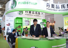 Huang Yuchao and Qiao Mingli from Pindstrup Mosebrug.