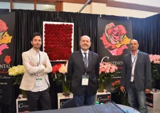Juan Demian Requena, Pedro Requena and Avanish Moskate of Continental Breeding. At the show they are introducing a new rose; the Mayra's rose. This rose looks like a garden rose, but has the same habits of any other cut rose. More on this later on FloralDaily.