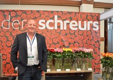 Haiko Backer of Schreurs East Aftrica. They just named a rose after him; Marry Haiko. This rose is a mutation of the Marie-Claire! and Mariyo! of Schreurs.