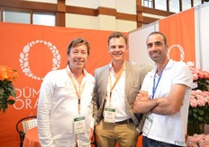 Cor den Hartog and Ringo Veenman of Dümmen Orange with Pini Cohen of DecoFresh.