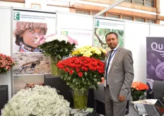 "Tewodros Zwendie of Ethiopian Horticulture Producer Exporters Association. He is at the show to promote the Ethiopian flowers. According to Aendie, Ethiopia has a lot of resources which makes it a interesting country to grow flowers."Ethiopia has the highlands, midlands, and lowlands and 12 months of sunshine. Besides that, the costs like electricity and labour are relatively low and on top of that, Ethioia has good quality of water and its own airlines (Ethioian airlines)."