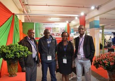 The team of Benev Flora. They grow 3 hypericum varieties on 5ha open field. They mainly export to Russia, France, Italy and the Middle east directly and some flowers via the auction in Holland.