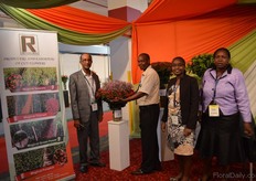 The team of Rimi Flora. They grow hypericum on 5ha of land. At the end of the year, they will expand to 7/8 ha and they hope to have 15ha at the end of 2017. They recently added a gypsophila variety to their assortment; the My Pink.