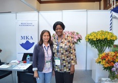 Jing van der Veen and Jackline Mutunga of Mount Kenya Alstroemeria.