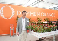 Ringo Veenman of Dümmen Orange with the Success Red. This is a new anthurium with smaller flowers.