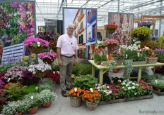 Jaap Kooijman gave us a tour through the presentation. The breeder choose to not order the assortment categorically, but instaid for a presentation in different themes. There were 7 of them: garden center, shade, wild life, late summer, spring, urban and summer.