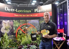 Mark Haver of Perennial Farm holding one of their plants in the Deel Leerious Plants concept. The plants in this concept are Deer resistant. The plants labeled with 1 are the most deer resistant and 2 and 3 are less dear resistant. The yellow labels indicate plants 'sun'plants and the green 'shade' plants. This grower also supplies the POP material to their retailers, which are according to Huber enthusiastic about the concept. The Eastern part of the country is their main market. More on this later on FloralDialy.