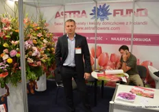 Astra Fund is, since long, one of the major suppliers of cutflowers and potted plants to the eastern European market. On the photo director of the company Egidijus Kunigiskis