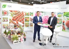 Tek is a Polish printing company specialized in printing potcovers, stickers, labels and anything else related to the production of ornamentals. Left Mariusz Milosz, right Kamil Wozniak