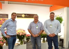 Jaap Buis, Gerjan Telleman and Kees Ouwersloot of Fresco Flowers. It is their first time at the exhibition. Their aim is to evaluate the market, its opportunities and show their varieties. They grow roses in 1 farm in Ethiopia and 8 farms in Kenya. The total acreage that the farms cover is 240 ha. They cultivate about 100 varieties. 80 percent is being sold on the auction and about 20 percent is sold directly. To Russia they will not sell directly, but through the Dutch exporters.