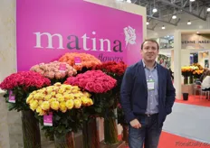 "Jorge Ortega of Matina Flowers. According to Jorge, the market is still low. They used to send 40 percent of their production to Russia, now only 10 percent. "The clients are changing their preferences and start to buy roses from the African countries and Holland." However, the crisis also brought something good as it forced them to enter new markets. They are now selling flowers in China, for example."
