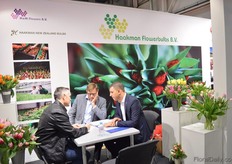 Dick Haakman of Haakman Flowerbulbs talking with customers.