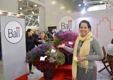 Lourdes Reyes of Ball presenting their varieties.