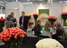 Vladimir and Anna of talking with visitor Agrocoex. T