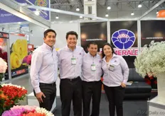 The team of Esmeralda Farms. Since Esmeralda Farms has been shut down, Esmeralda Farms in Ecuador and Colombia are taking over their activities. Fortunately, they still have enough production room in South America. They are now increasing and in three to four months, they expect to be in full production again.