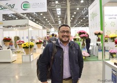 Pedro Utreras of WorldWide Cargo was also visiting the show.