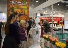 The robot of Flowers Express, a Russian Grower attracted the attention of many visitors.