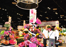 Couldn’t miss out on the Falcon Farms. The company has production facilities in Colombia and Ecuador. With packing and bouquet manufacturing facilities in Colombia, Ecuador, Miami, Atlanta and California, they offer regional focus.