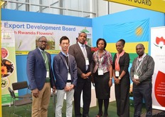 Rwandan growers with the Ambassadors Robert Kayinanur (on the left) and Jean Pierre Karaba Ranga (Second on the left).