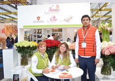 Maryluz Naranjo with her daugther Laura and son Daniel Gomez.